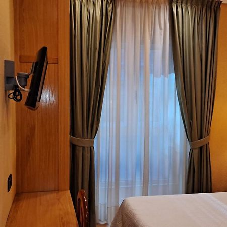 Pension La Concha ซานเซบาสเตียน ภายนอก รูปภาพ