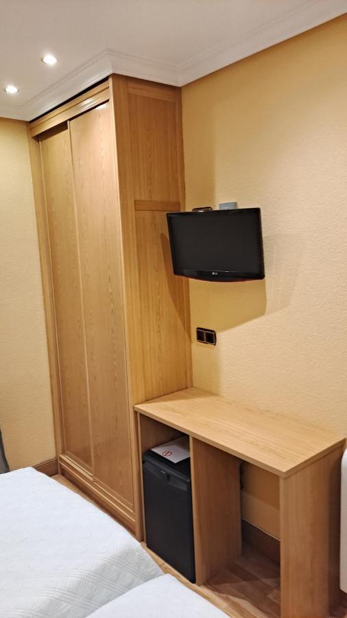 Pension La Concha ซานเซบาสเตียน ภายนอก รูปภาพ