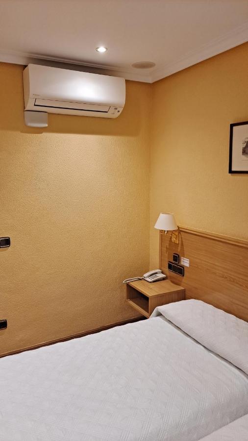 Pension La Concha ซานเซบาสเตียน ภายนอก รูปภาพ