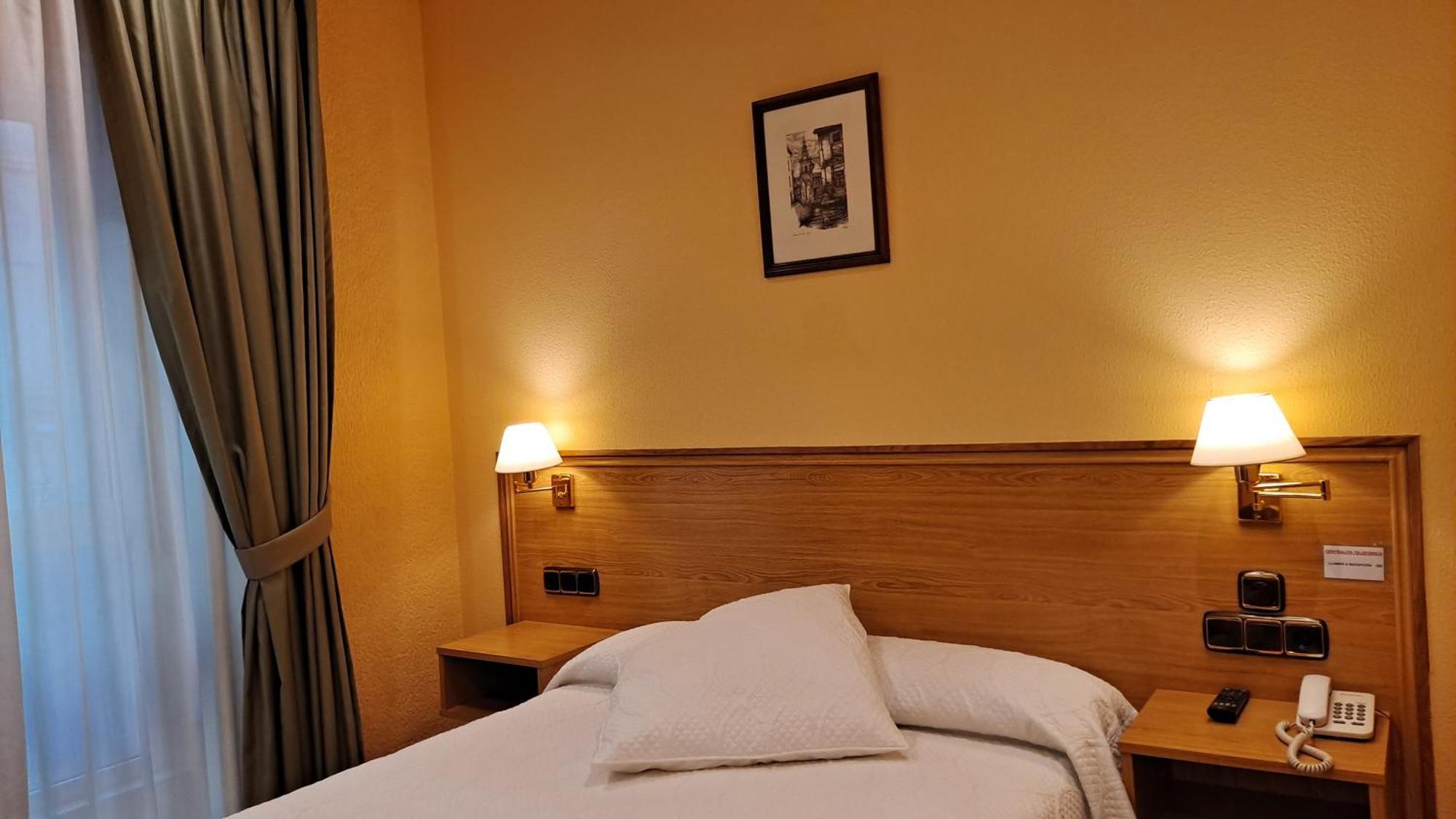 Pension La Concha ซานเซบาสเตียน ภายนอก รูปภาพ