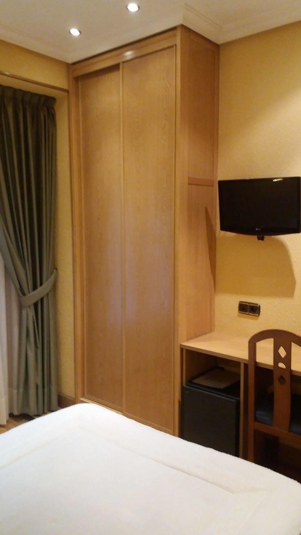 Pension La Concha ซานเซบาสเตียน ภายนอก รูปภาพ