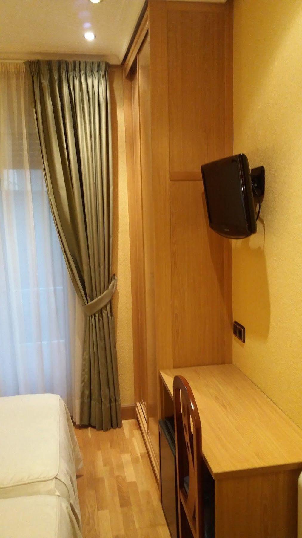 Pension La Concha ซานเซบาสเตียน ภายนอก รูปภาพ