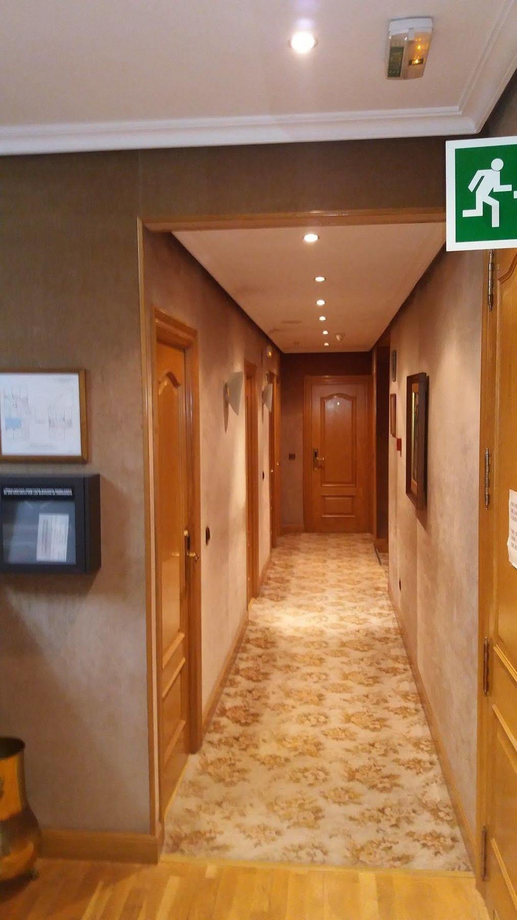 Pension La Concha ซานเซบาสเตียน ภายนอก รูปภาพ