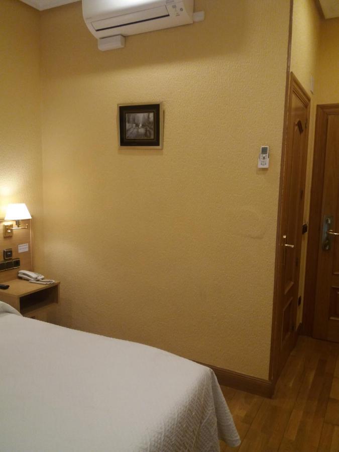Pension La Concha ซานเซบาสเตียน ภายนอก รูปภาพ